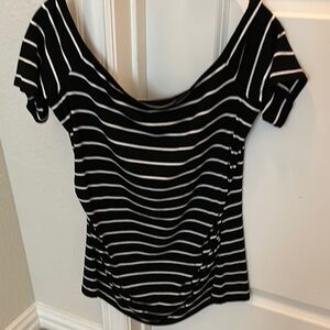 EUC Sz M White House Black Market off shoulder Black and White top